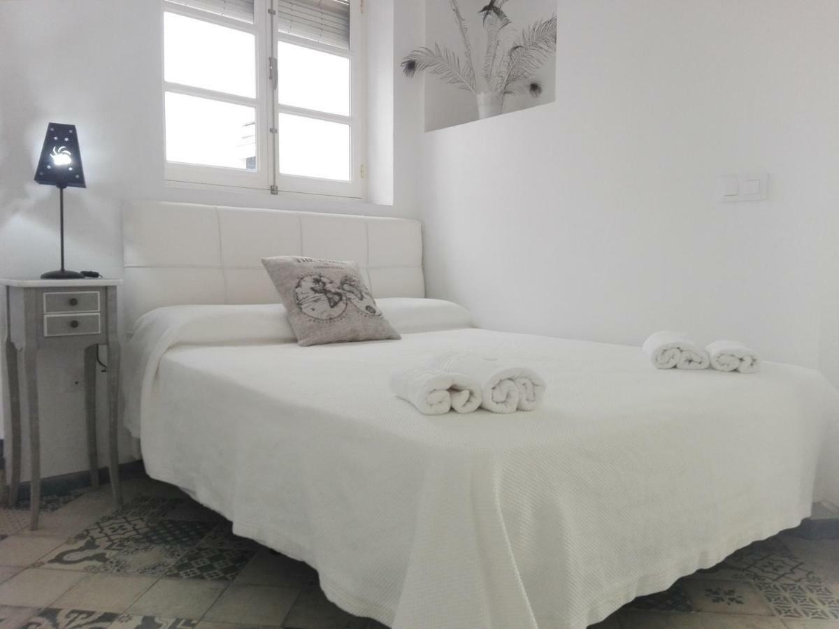 Ave Maria 5 Apartment Tarifa Bagian luar foto